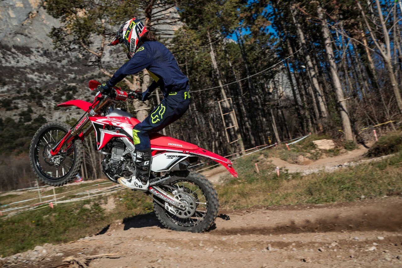 <div class='descrGalleryText'><p>Vai alla <b><u><a href="https://xoffroad.dueruote.it/prove/moto/2019/12/19/prova-honda-redmoto-enduro-2020.html" target="_self">prova completa</a></u></b>!</p>
</div>
